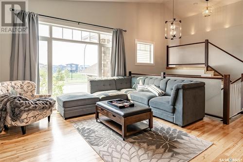 722 Crystal Springs Drive, Warman, SK - Indoor Photo Showing Living Room