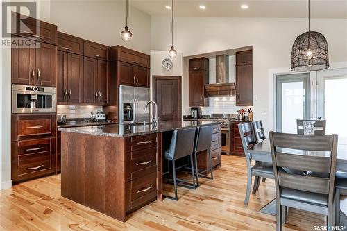 722 Crystal Springs Drive, Warman, SK - Indoor Photo Showing Kitchen With Upgraded Kitchen