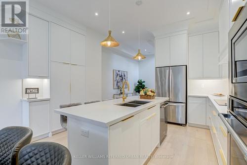 16A Maple Avenue N, Mississauga, ON - Indoor Photo Showing Kitchen With Double Sink With Upgraded Kitchen