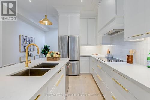 16A Maple Avenue N, Mississauga, ON - Indoor Photo Showing Kitchen With Double Sink With Upgraded Kitchen