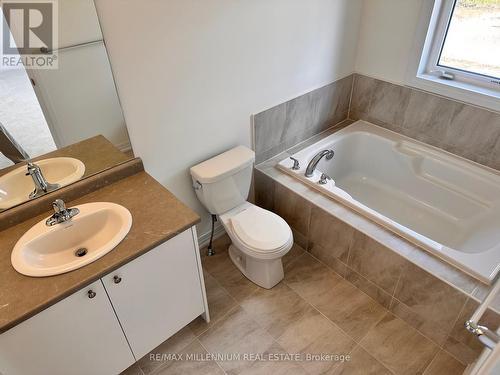 139 Brighton Lane, Thorold, ON - Indoor Photo Showing Bathroom