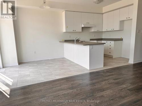 139 Brighton Lane, Thorold, ON - Indoor Photo Showing Kitchen