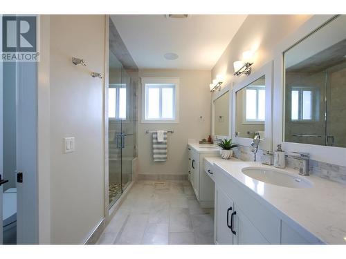 1373 Sladen Crescent, Kelowna, BC - Indoor Photo Showing Bathroom