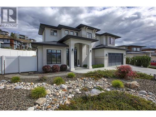 1373 Sladen Crescent, Kelowna, BC - Outdoor With Facade