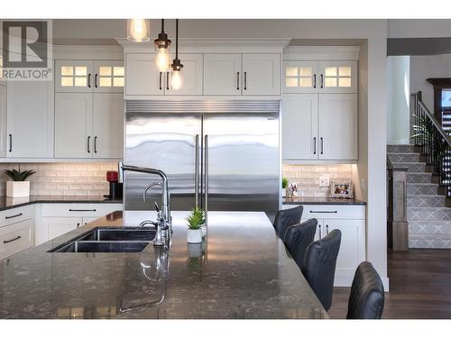 1373 Sladen Crescent, Kelowna, BC - Indoor Photo Showing Kitchen With Double Sink With Upgraded Kitchen