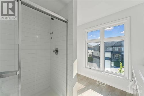 759 Cairn Crescent, Ottawa, ON - Indoor Photo Showing Bathroom