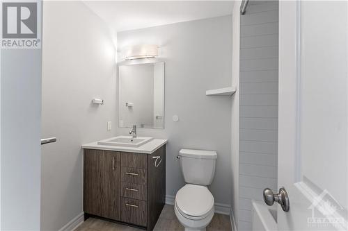 759 Cairn Crescent, Ottawa, ON - Indoor Photo Showing Bathroom