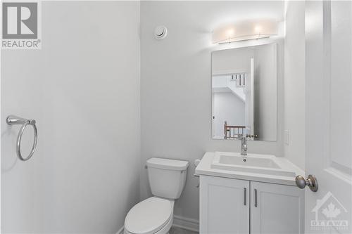 759 Cairn Crescent, Ottawa, ON - Indoor Photo Showing Bathroom