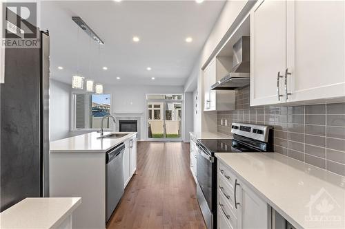 759 Cairn Crescent, Ottawa, ON - Indoor Photo Showing Kitchen With Stainless Steel Kitchen With Double Sink With Upgraded Kitchen