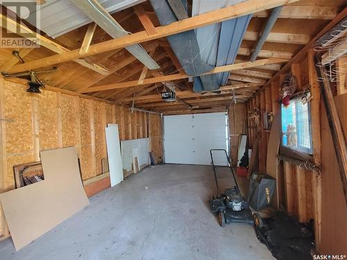 144 4Th Avenue W, Unity, SK - Indoor Photo Showing Garage