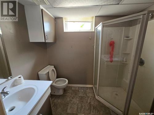 317 3Rd Avenue, Kipling, SK - Indoor Photo Showing Bathroom