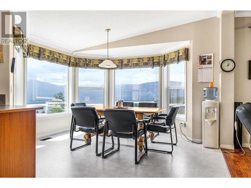 18125 Hereford Road, Lake Country, BC - Indoor Photo Showing Dining Room