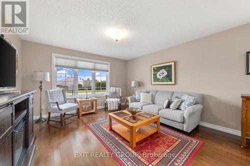 82 Dorchester Drive, Prince Edward County (Wellington), ON - Indoor Photo Showing Living Room