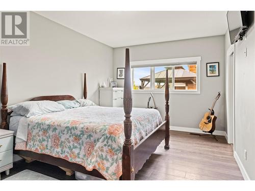 285 Kicking Horse Place, Vernon, BC - Indoor Photo Showing Bedroom