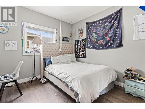 285 Kicking Horse Place, Vernon, BC - Indoor Photo Showing Bedroom