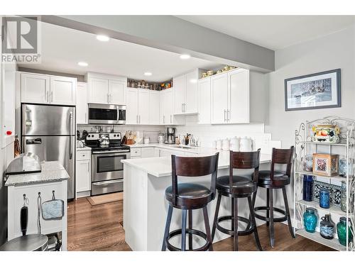 285 Kicking Horse Place, Vernon, BC - Indoor Photo Showing Kitchen