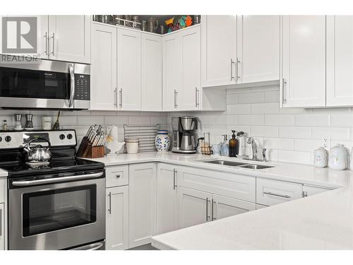 285 Kicking Horse Place, Vernon, BC - Indoor Photo Showing Kitchen With Double Sink With Upgraded Kitchen