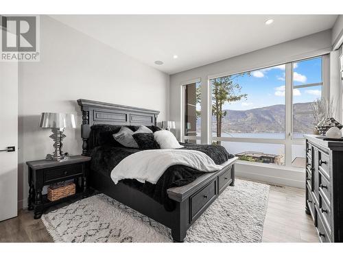 3324 Black Pine Lane, Kelowna, BC - Indoor Photo Showing Bedroom