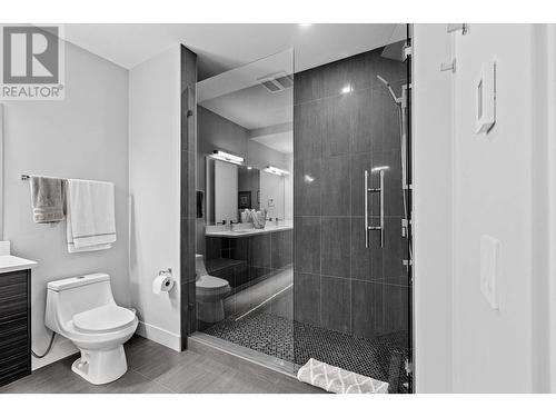 3324 Black Pine Lane, Kelowna, BC - Indoor Photo Showing Bathroom