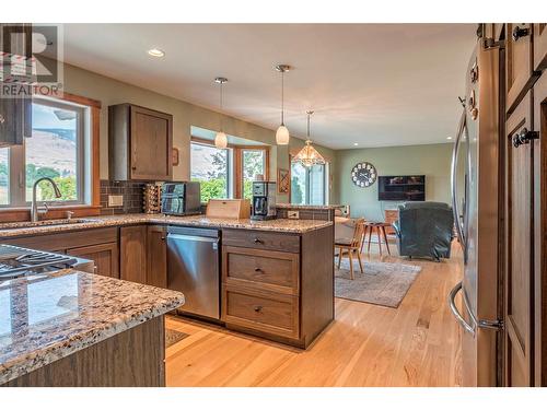 7800 Howe Drive, Coldstream, BC - Indoor Photo Showing Kitchen