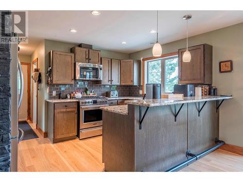 7800 Howe Drive, Coldstream, BC - Indoor Photo Showing Kitchen