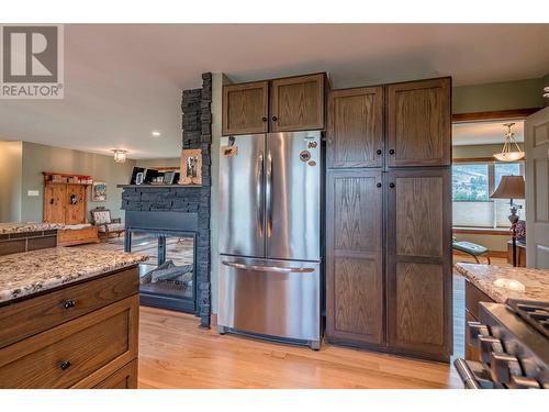 7800 Howe Drive, Coldstream, BC - Indoor Photo Showing Kitchen