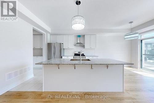 169 Tennant Circle, Vaughan, ON - Indoor Photo Showing Kitchen With Upgraded Kitchen