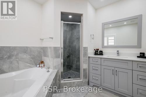 5612 Annabelle Avenue, Mississauga (East Credit), ON - Indoor Photo Showing Bathroom