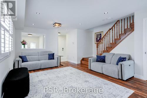 5612 Annabelle Avenue, Mississauga (East Credit), ON - Indoor Photo Showing Living Room