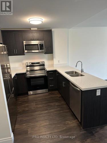 1489 Banwell Road, Windsor, ON - Indoor Photo Showing Kitchen With Double Sink With Upgraded Kitchen