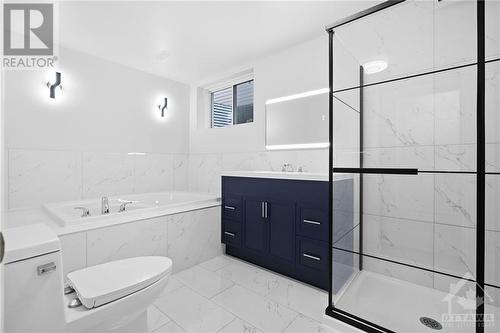 941 Scala Avenue, Ottawa, ON - Indoor Photo Showing Bathroom