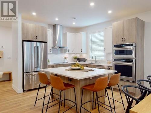 4060 Saturna Ave, Powell River, BC - Indoor Photo Showing Kitchen With Upgraded Kitchen