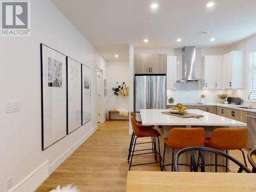 4060 Saturna Ave, Powell River, BC - Indoor Photo Showing Kitchen With Upgraded Kitchen