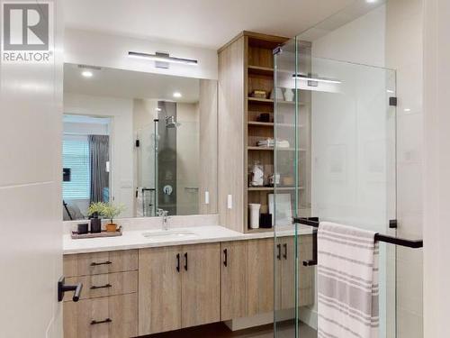 4060 Saturna Ave, Powell River, BC - Indoor Photo Showing Bathroom