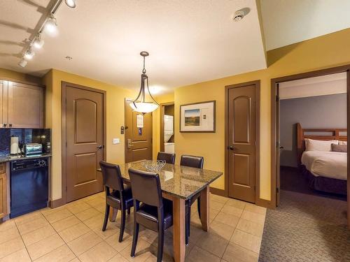 243D-1200 Rancher Creek Road, Osoyoos, BC - Indoor Photo Showing Dining Room