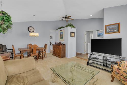 130-2250 Louie Drive, West Kelowna, BC - Indoor Photo Showing Living Room