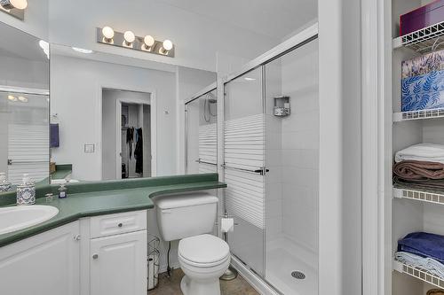 130-2250 Louie Drive, West Kelowna, BC - Indoor Photo Showing Bathroom