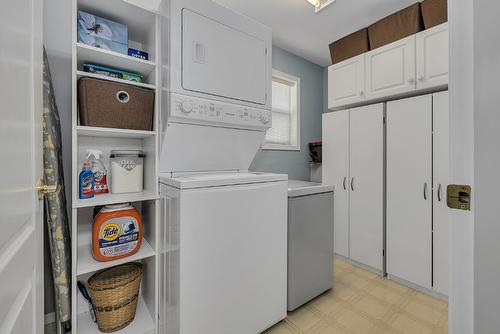 130-2250 Louie Drive, West Kelowna, BC - Indoor Photo Showing Laundry Room