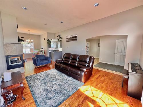 519 Mayne Avenue, Princeton, BC - Indoor Photo Showing Living Room With Fireplace