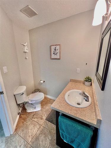 519 Mayne Avenue, Princeton, BC - Indoor Photo Showing Bathroom