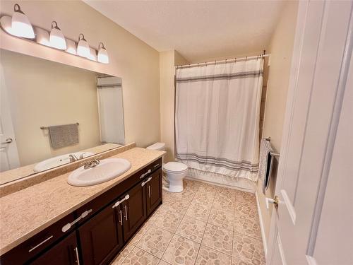 519 Mayne Avenue, Princeton, BC - Indoor Photo Showing Bathroom