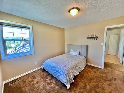 519 Mayne Avenue, Princeton, BC - Indoor Photo Showing Bedroom