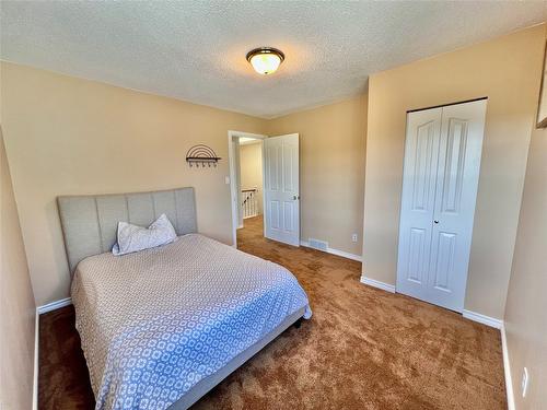 519 Mayne Avenue, Princeton, BC - Indoor Photo Showing Bedroom