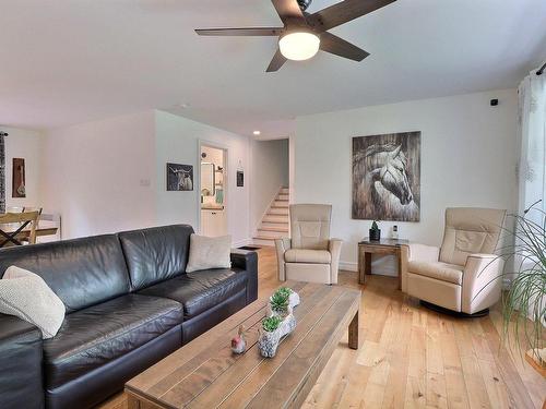 Living room - 1805 Rue St-Gérard, Saint-Alexandre, QC - Indoor Photo Showing Living Room