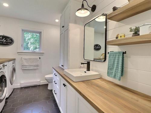 Bathroom - 1805 Rue St-Gérard, Saint-Alexandre, QC - Indoor Photo Showing Laundry Room