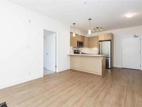 105-3070 Kilpatrick Ave, Courtenay, BC - Indoor Photo Showing Kitchen