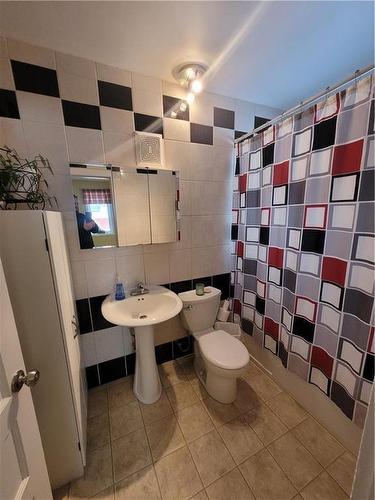 Swan River, Manitoba - Indoor Photo Showing Bathroom