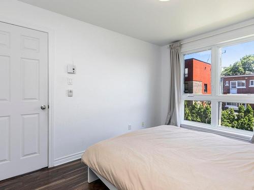 Chambre Ã  coucher principale - 212-2555 Rue Grenet, Montréal (Saint-Laurent), QC - Indoor Photo Showing Bedroom