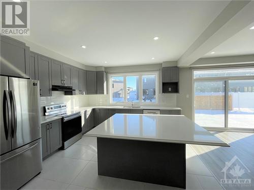 912 Rubicon Place, Ottawa, ON - Indoor Photo Showing Kitchen With Upgraded Kitchen