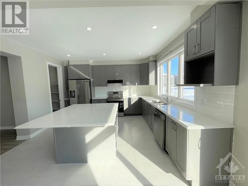 912 Rubicon Place, Ottawa, ON - Indoor Photo Showing Kitchen With Double Sink With Upgraded Kitchen